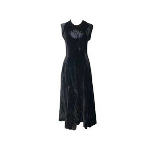 90s black sleeveless midi length fit and flare dress . fits small